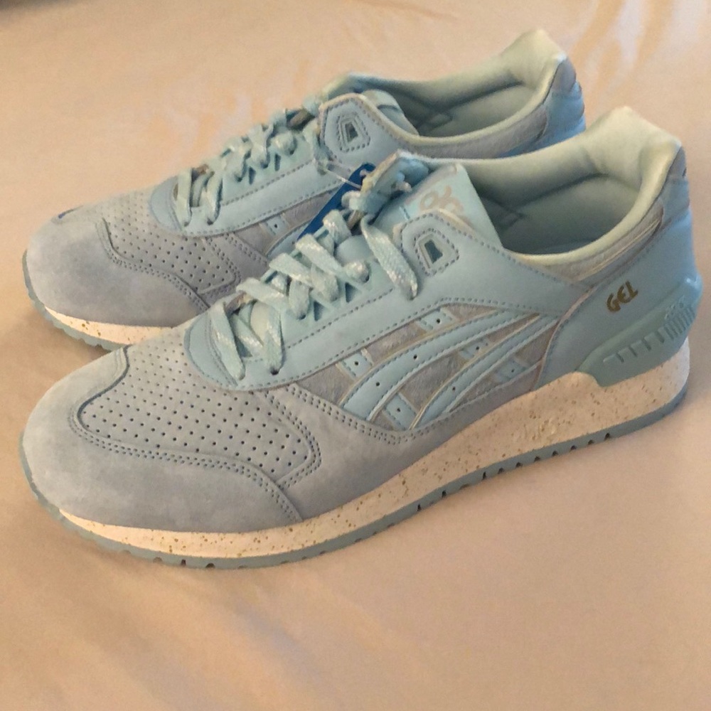 ASICS BRAND NEW Sneakers with GEL cushioning